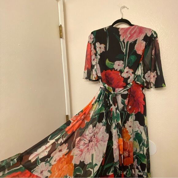 Hope & Ivy Maternity wrap maxi dress in black base floral ruffle lightweight 10 - Picture 7 of 16